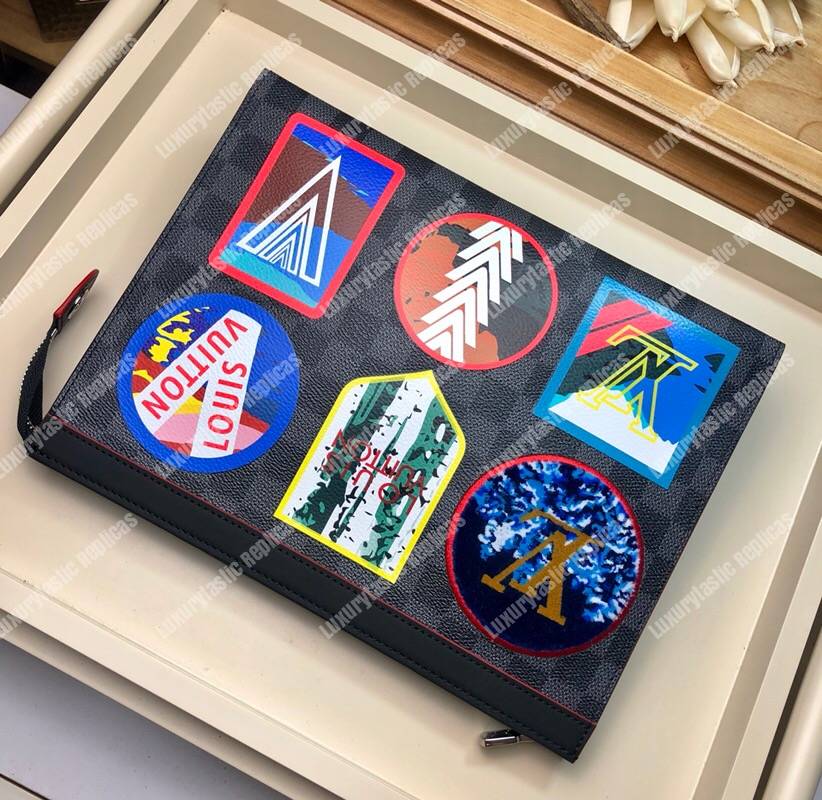 LV Pochette Voyage Alps