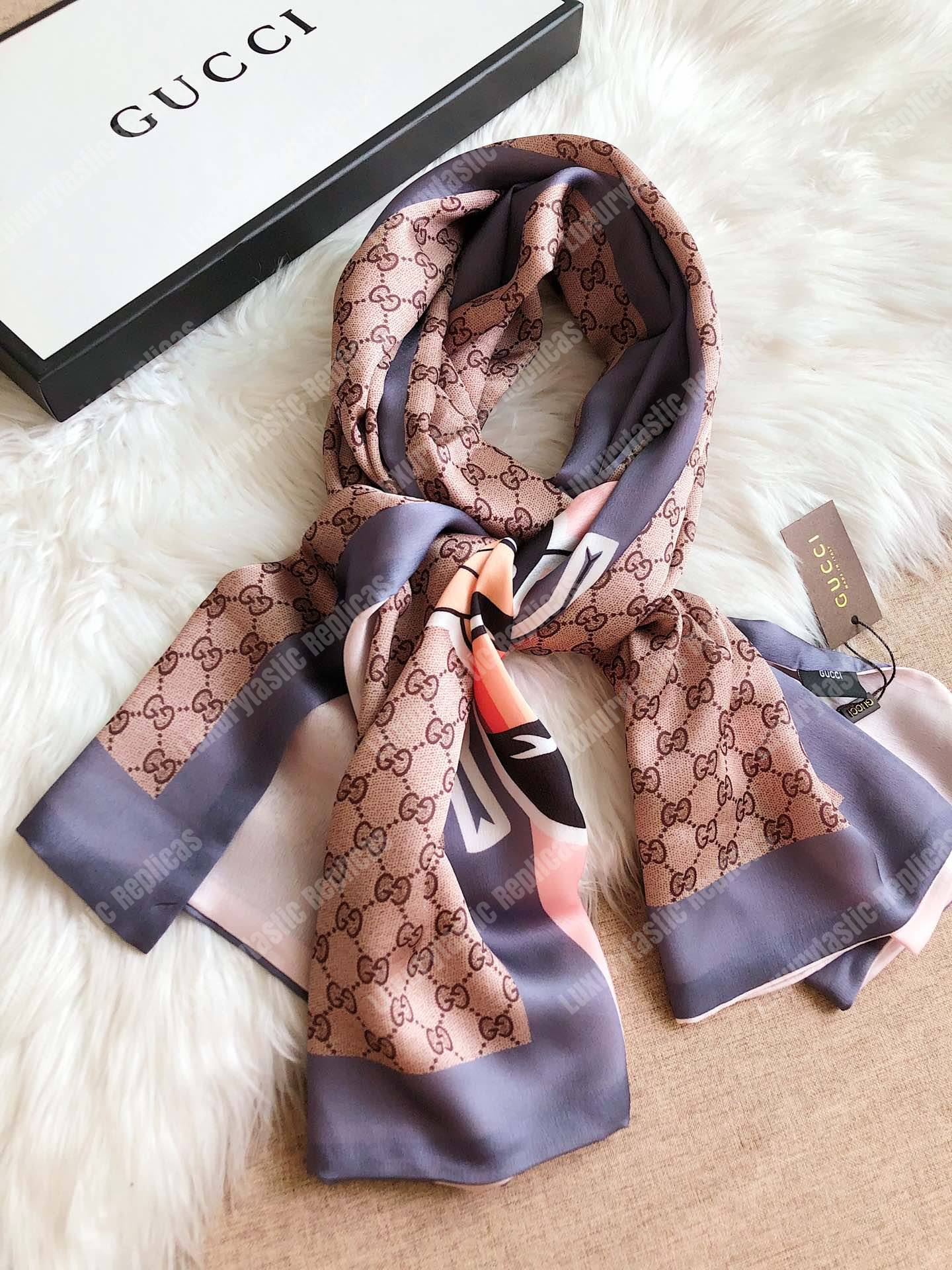 G*u*i bee print wool stole blue