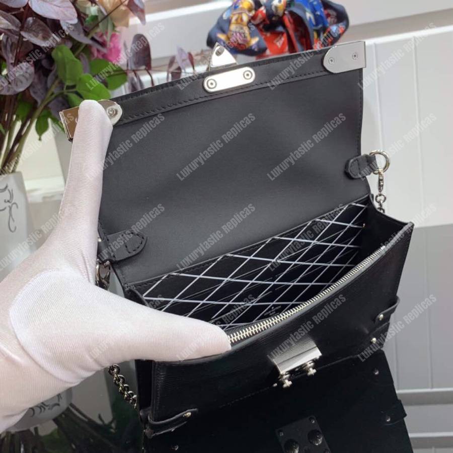 LV Trunk Chain Wallet Noir