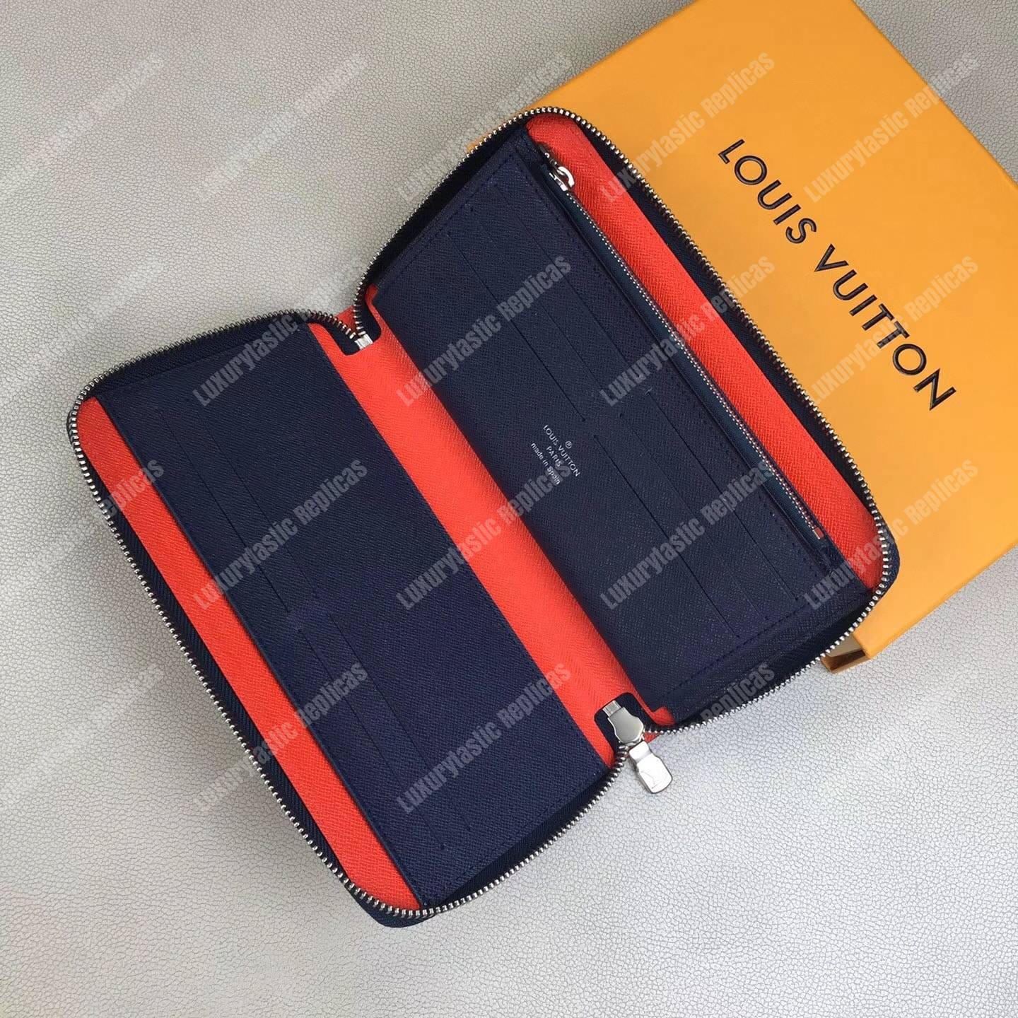 LV Zippy Organizer Epi Leather White