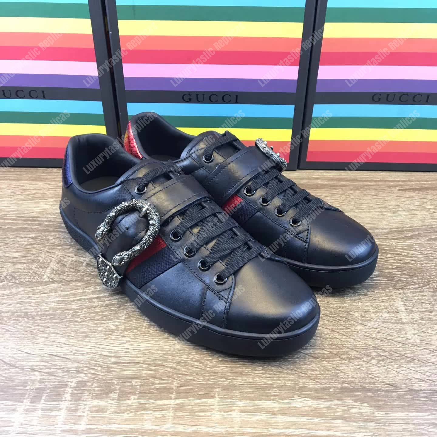 G*u*i ace dionysus buckle low top sneaker