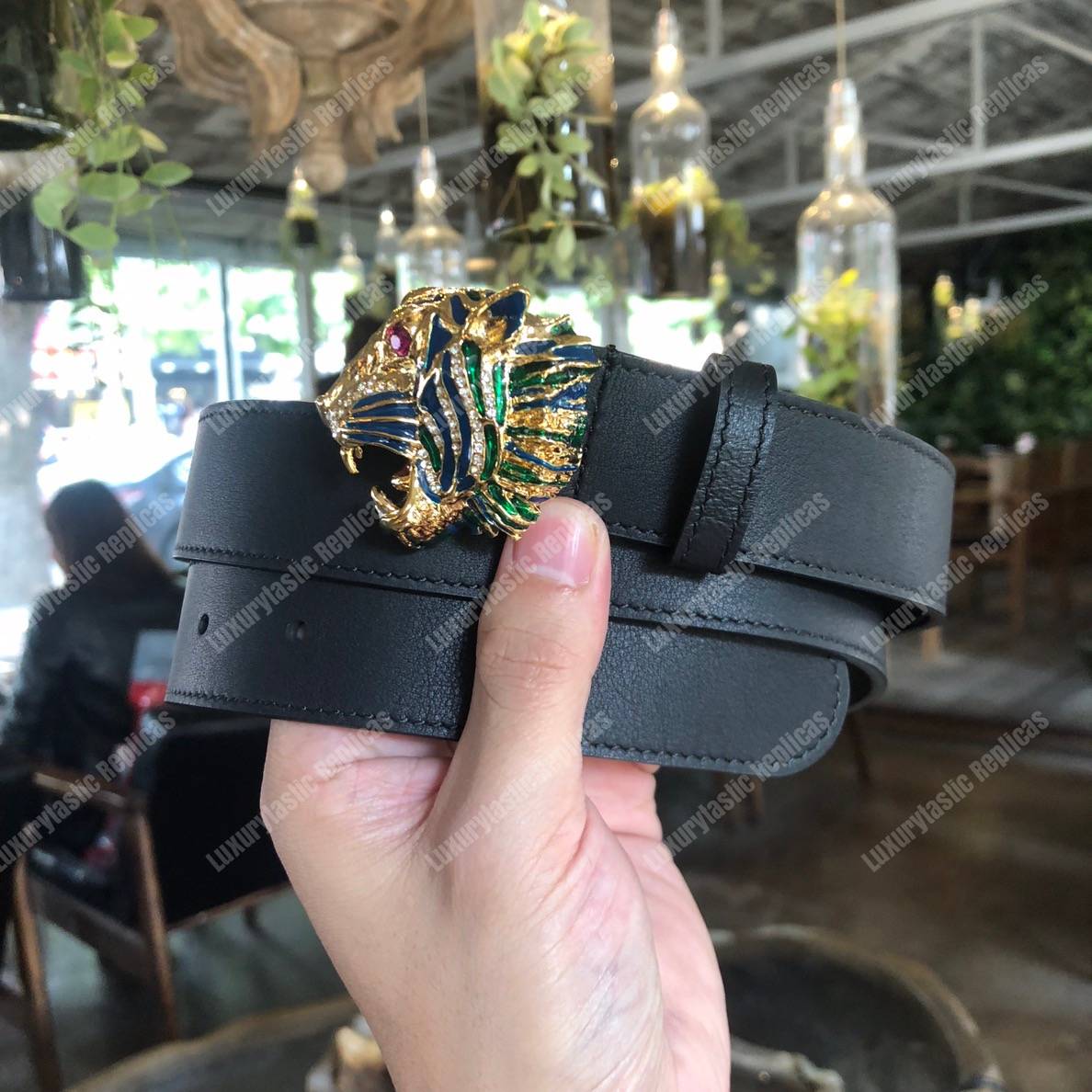 G*u*i leather belt with tiger head