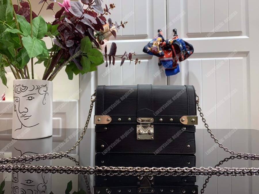 LV Trunk Chain Wallet Noir