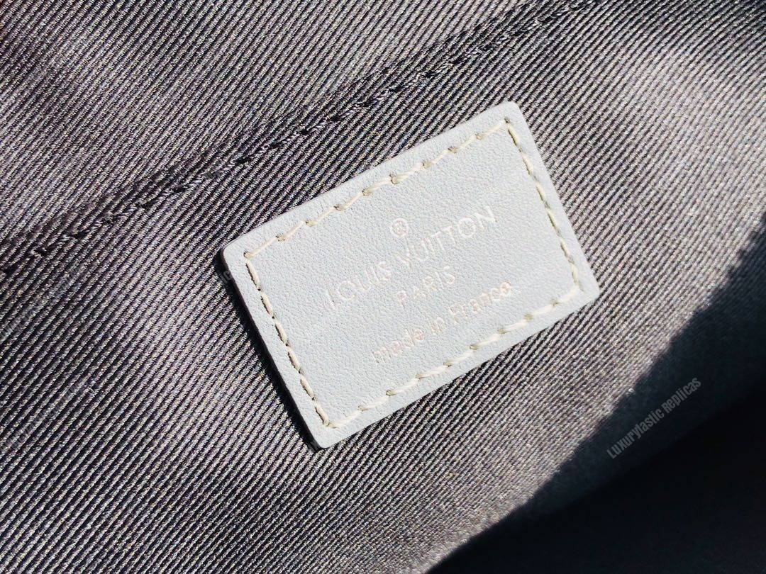 LV Discovery Pochette Damier Infini Taupe