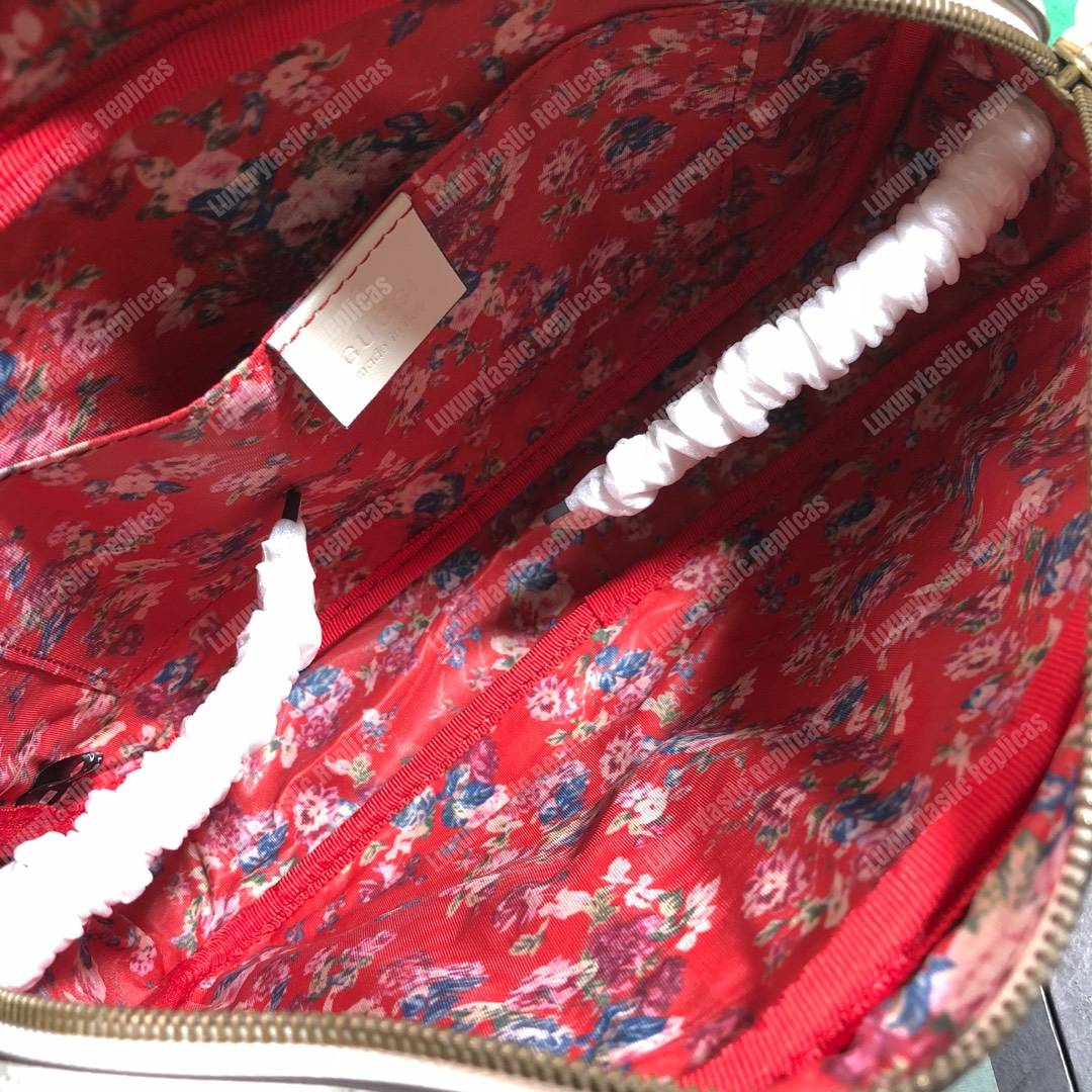 G*u*i quilted leather small shoulder bag white