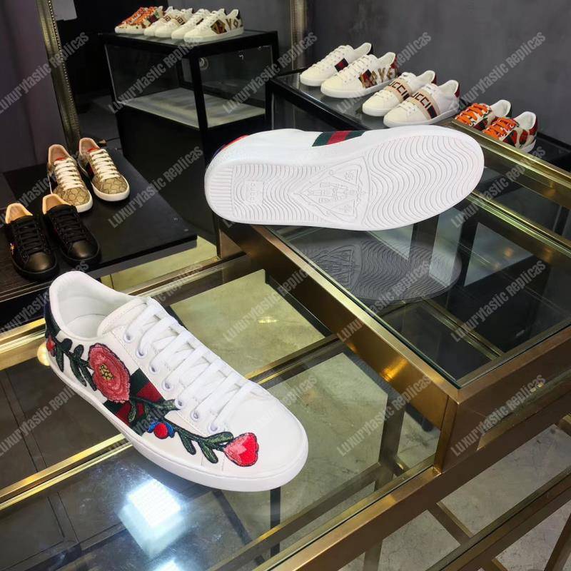 G*u*i ace embroidered floral sneaker white