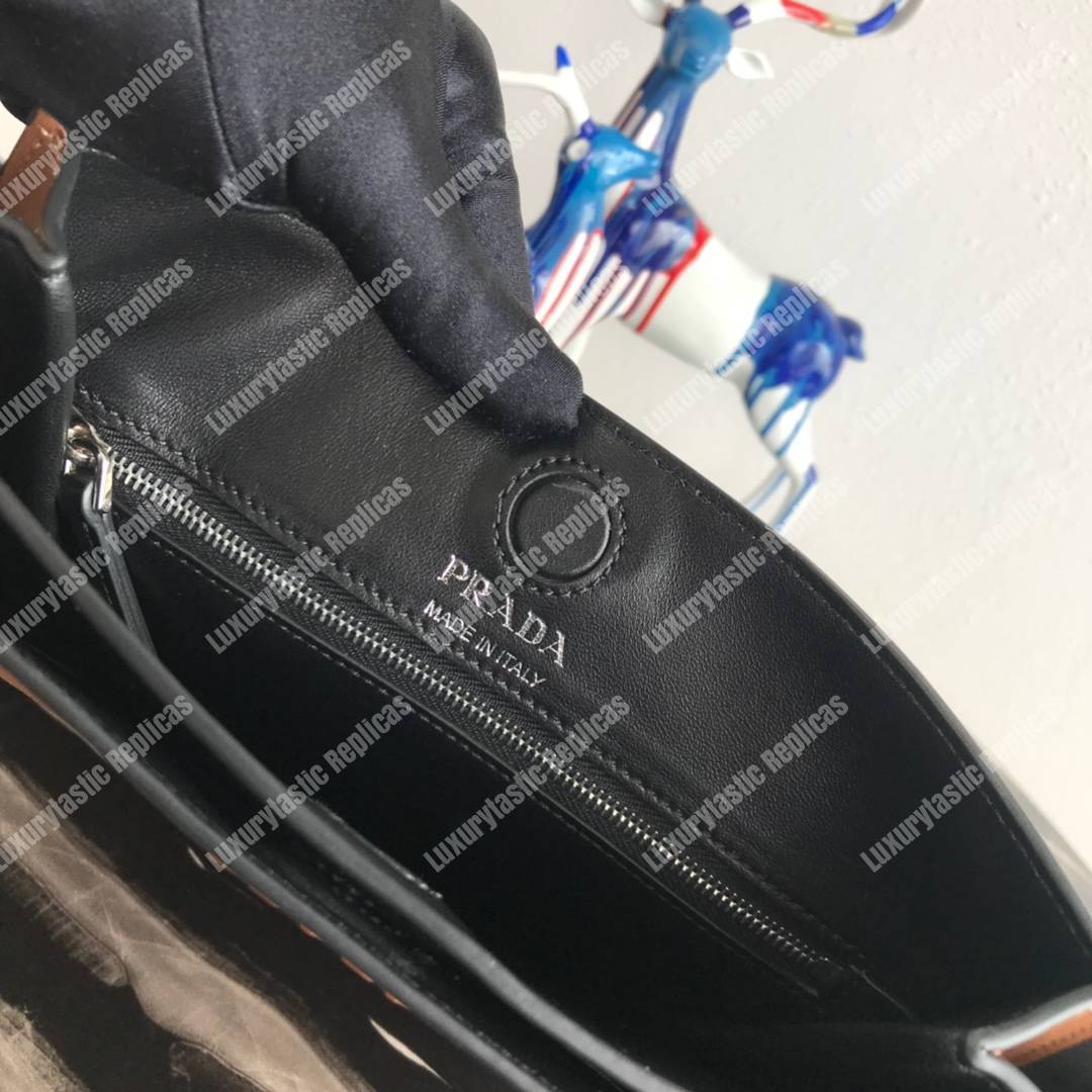 Pra*a margit leather shoulder bag brown