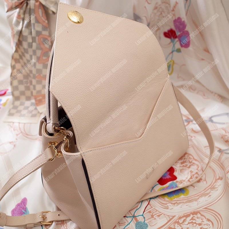 LV Double V Handbag Creme