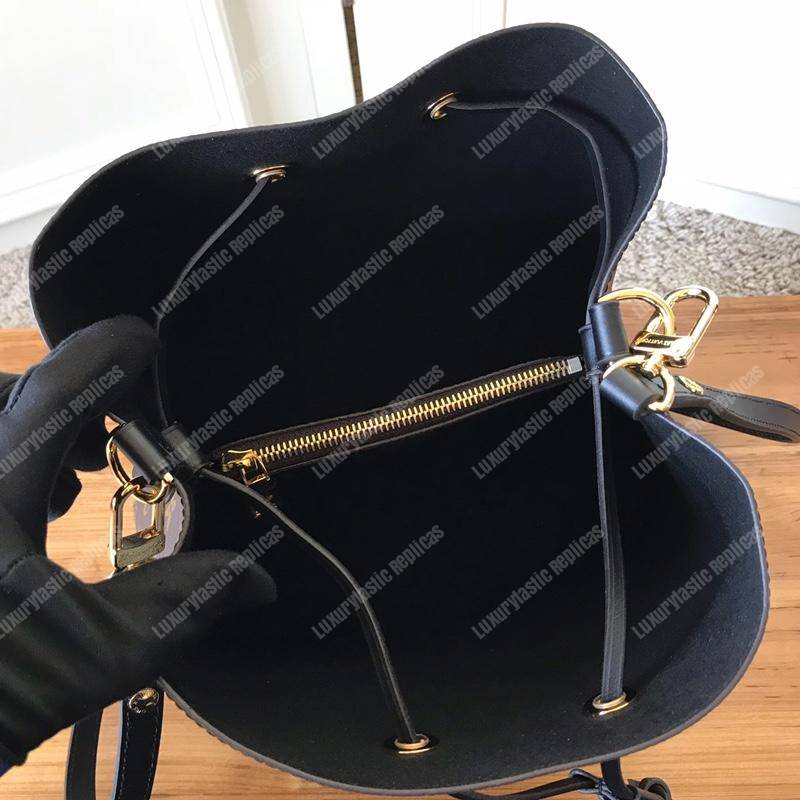 LV NéoNoé Bag Monogram Black