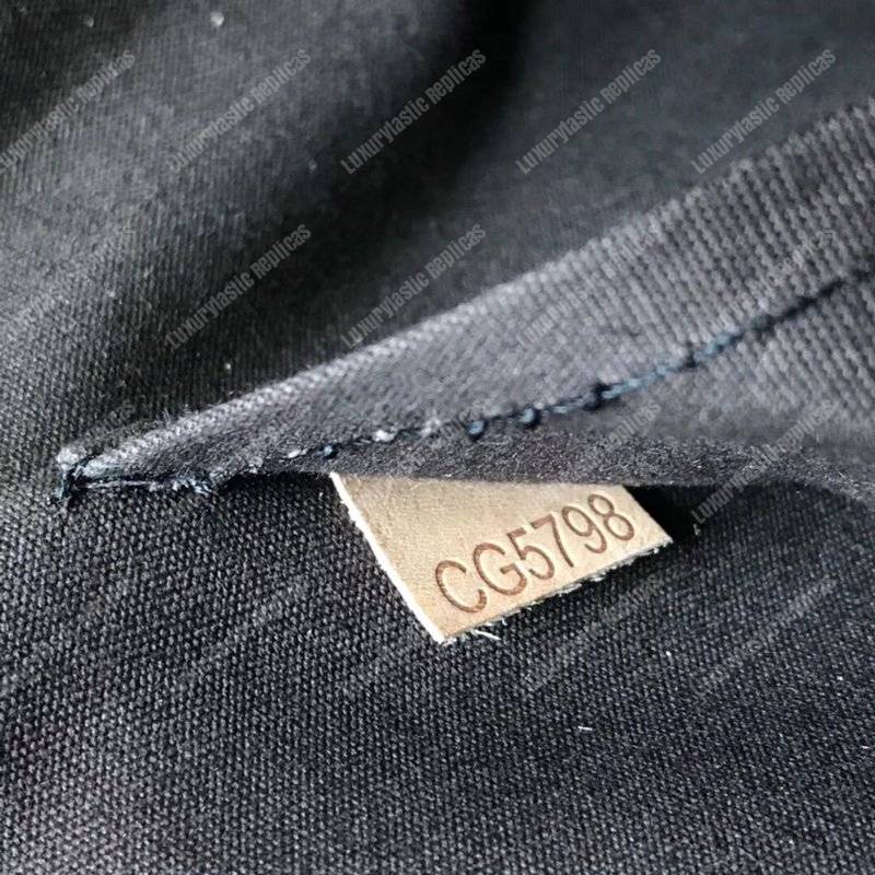 LV Alma BB Monogram Vernis Leather Amarante