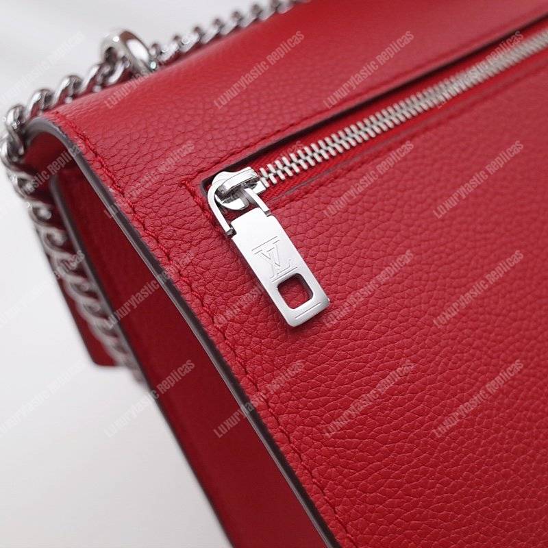 LV MyLockMe BB Rubis