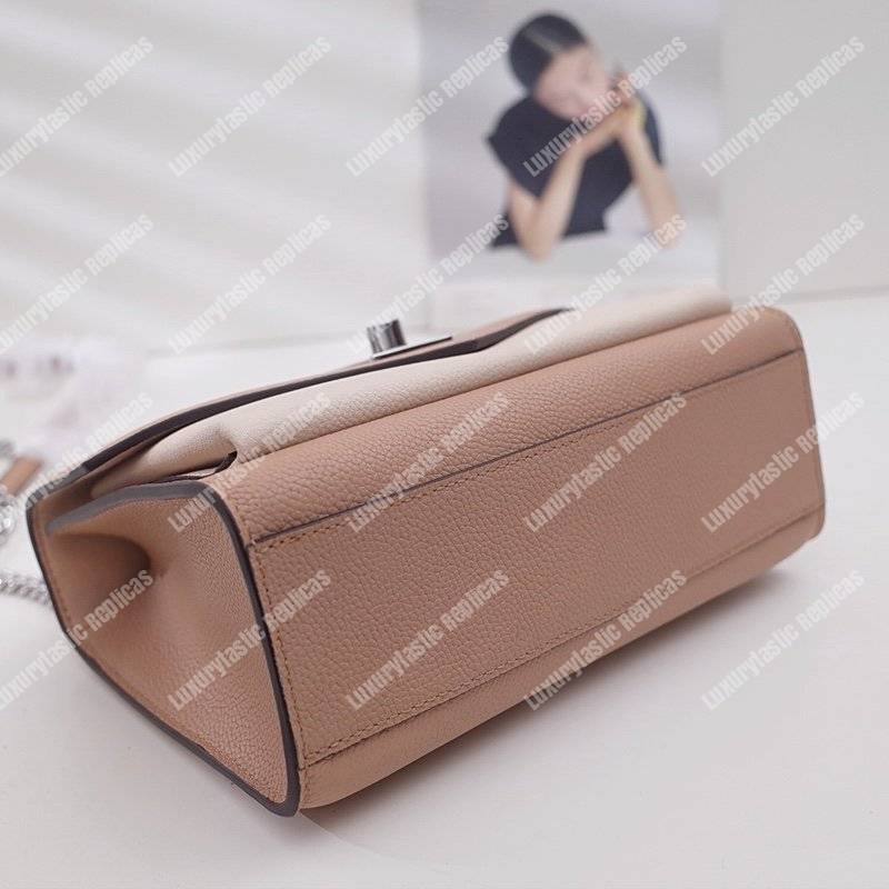 LV MyLockMe BB Papyrus Creme