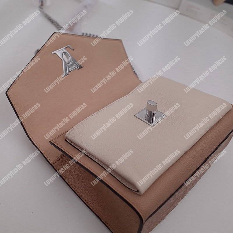 LV MyLockMe BB Papyrus Creme