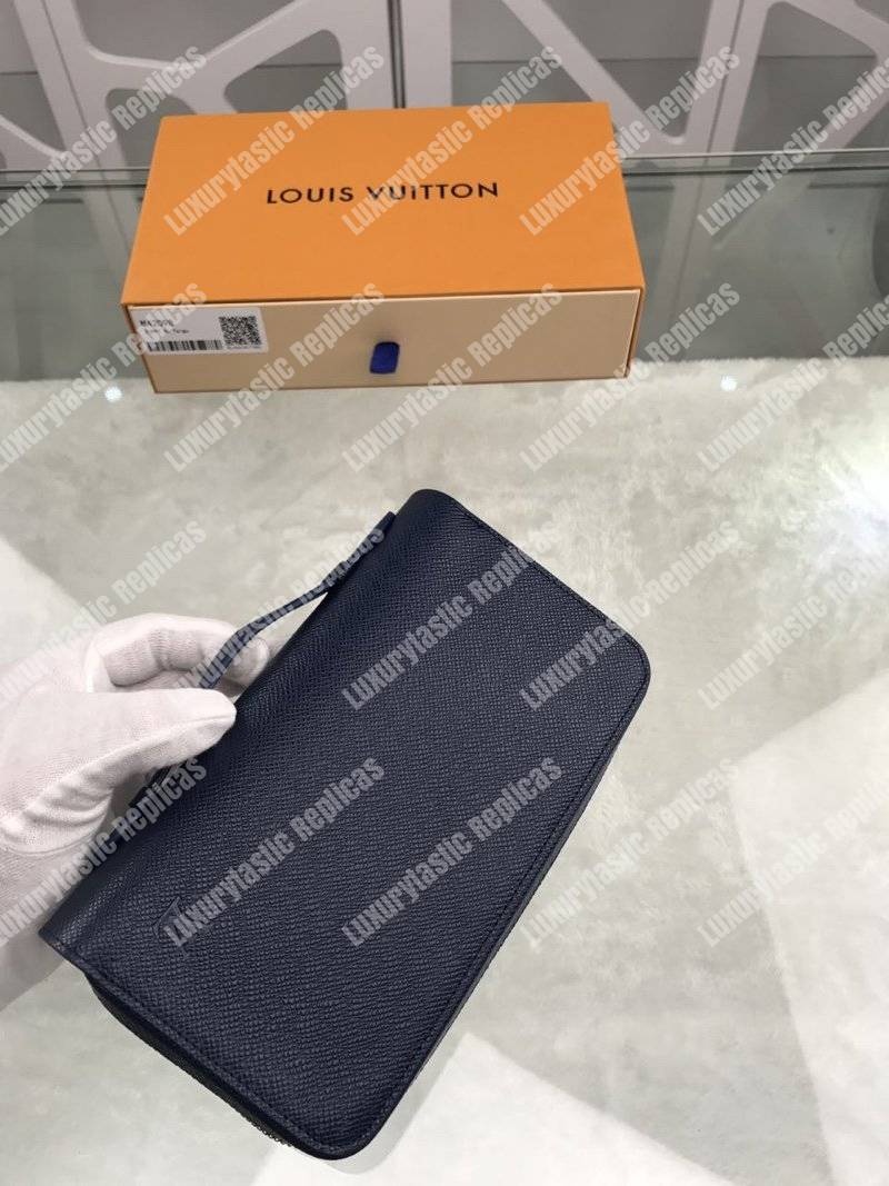 LV Zippy XL Wallet Taiga Bleu Marine