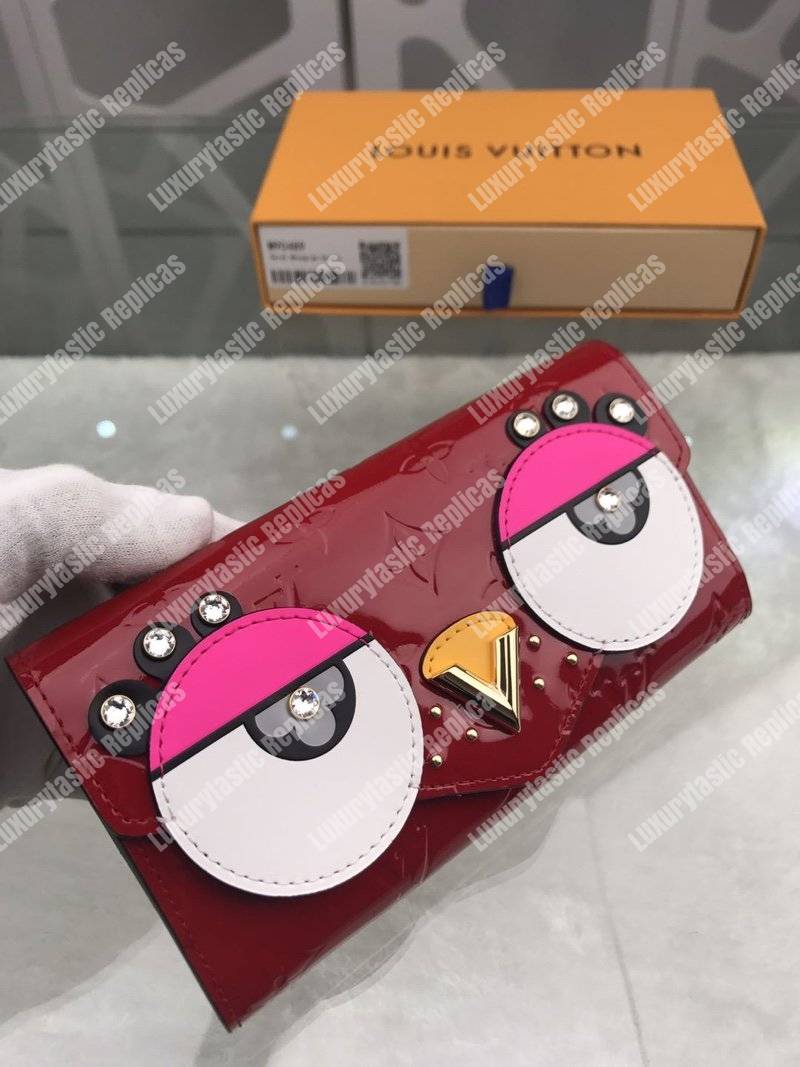 LV Sarah Wallet Vernis Cerise Lovely Birds
