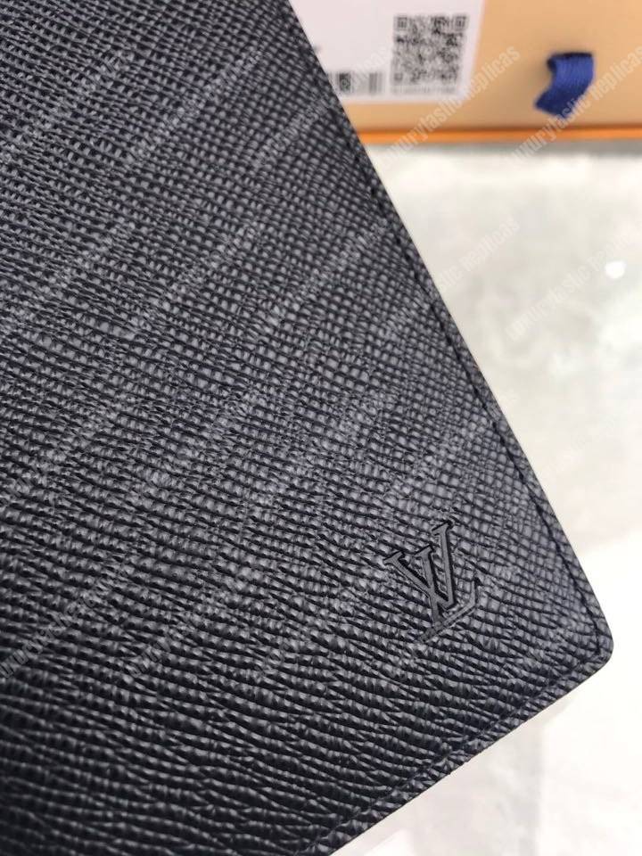 LV Regular Wallet Taiga Black