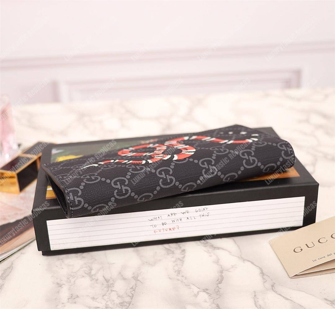 G*u*i kingsnake print gg sup*e long wallet black