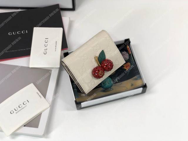 G*u*i signature card case wallet with cherries white