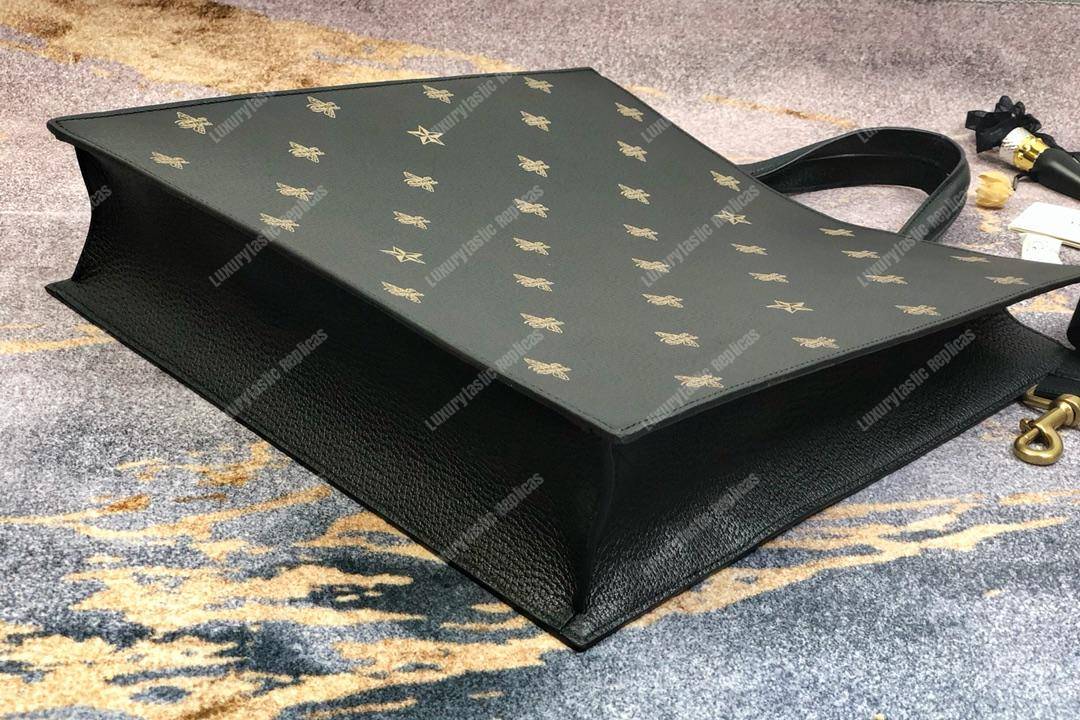 G*u*i bee star leather tote