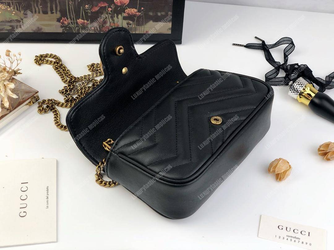 G*u*i gg marmont matelassé super mini bag black
