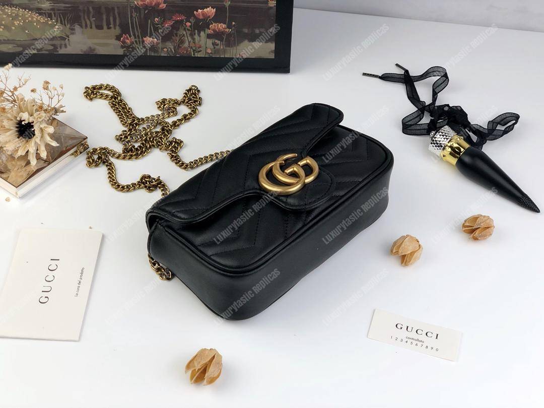 G*u*i gg marmont matelassé super mini bag black