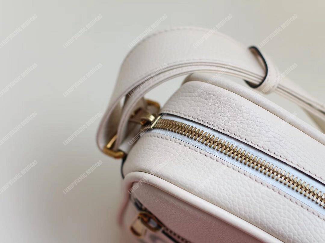 G*u*i print messenger bag white leather