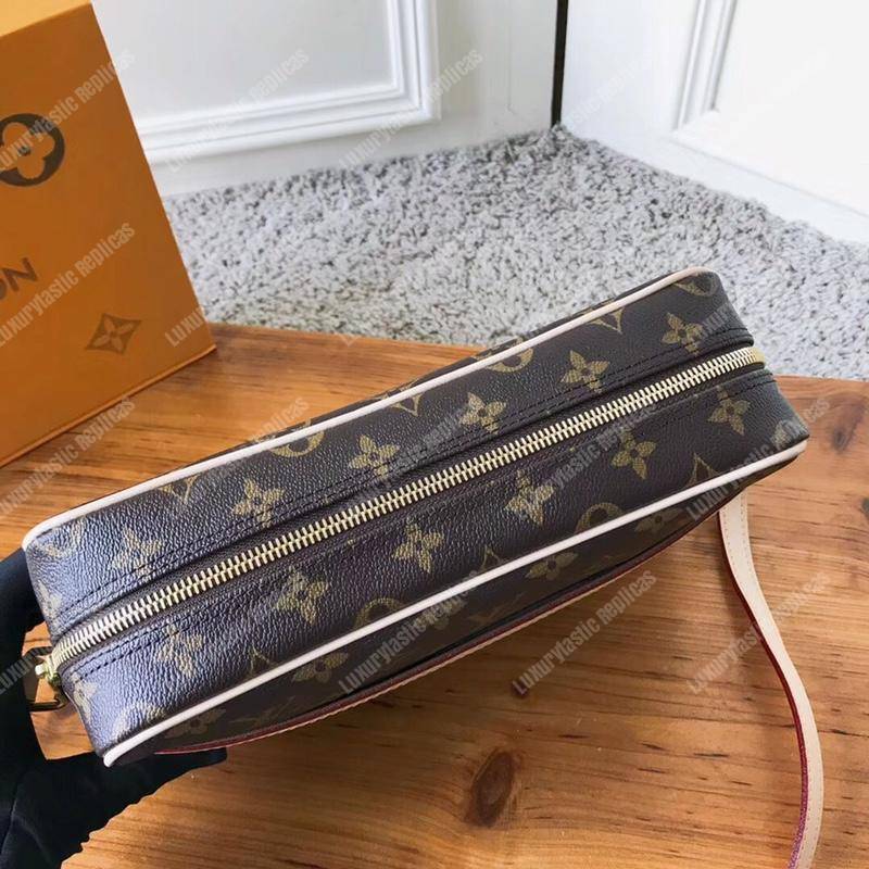 LV Trocadero 27 Messenger Bag Monogram Canvas