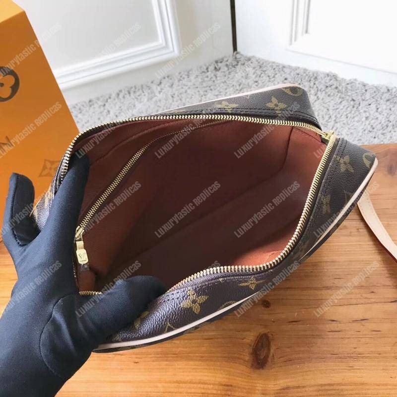 LV Trocadero 27 Messenger Bag Monogram Canvas