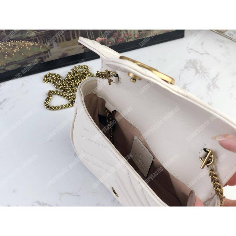 G*u*i gg marmont matelassé super mini bag white