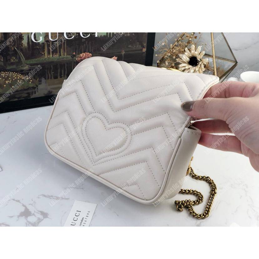 G*u*i gg marmont matelassé super mini bag white