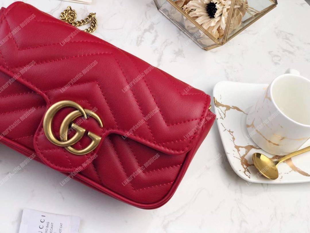 G*u*i gg marmont matelassé super mini bag red