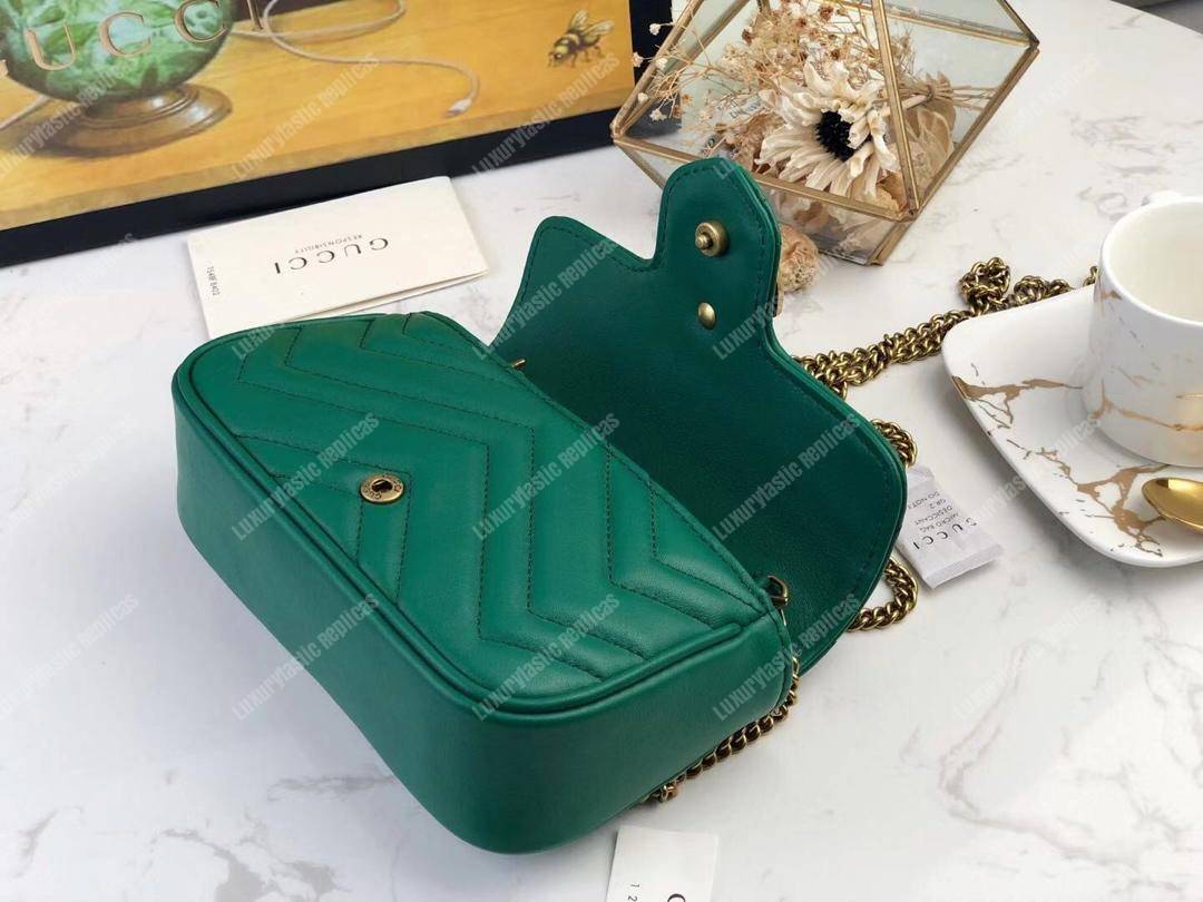 G*u*i gg marmont matelassé super mini bag green