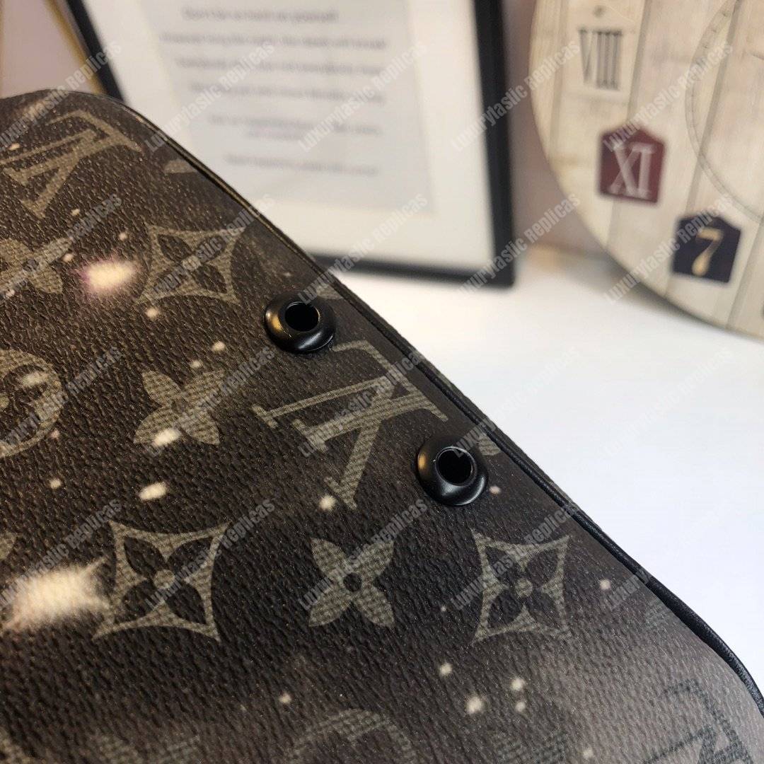 LV Discovery Bumbag Monogram Galaxy