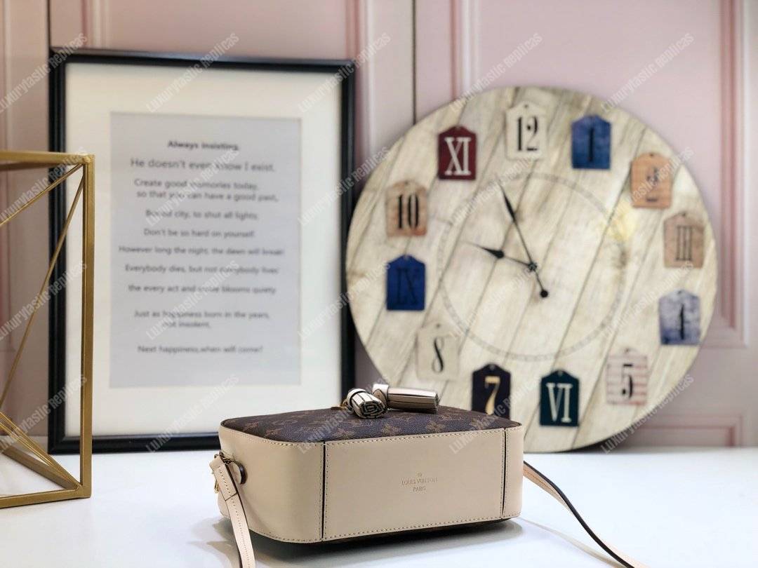 LV Saintonge Monogram Creme