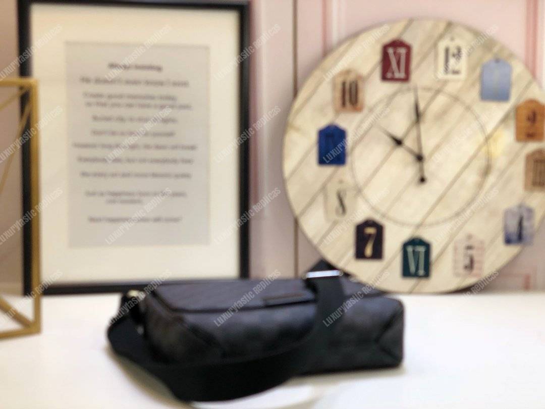 LV District PM Messenger Bag Damier Graphite Canvas