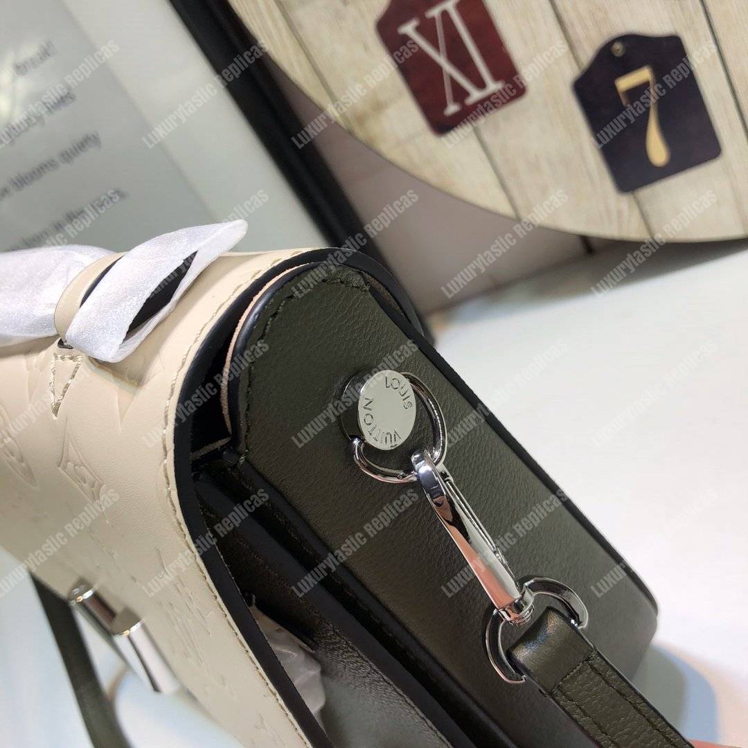 LV Very Messenger Handbag Monogram Kaki Fango