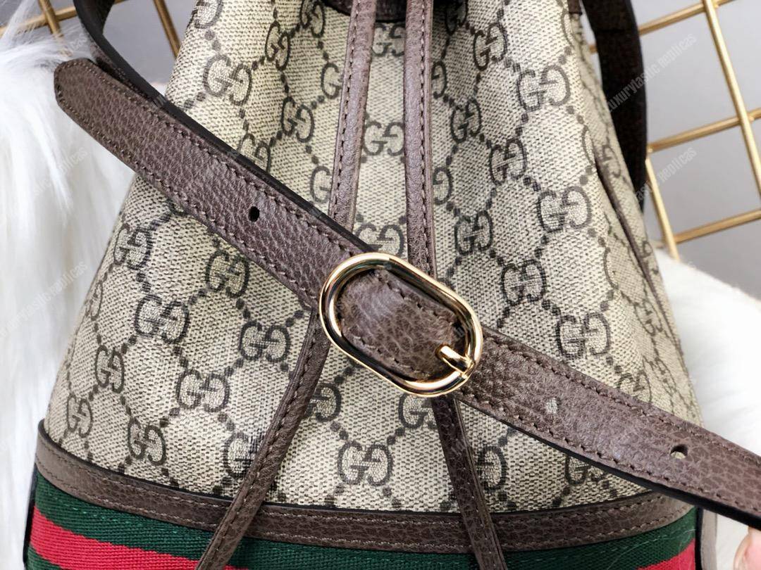 G*u*i small gg bucket bag