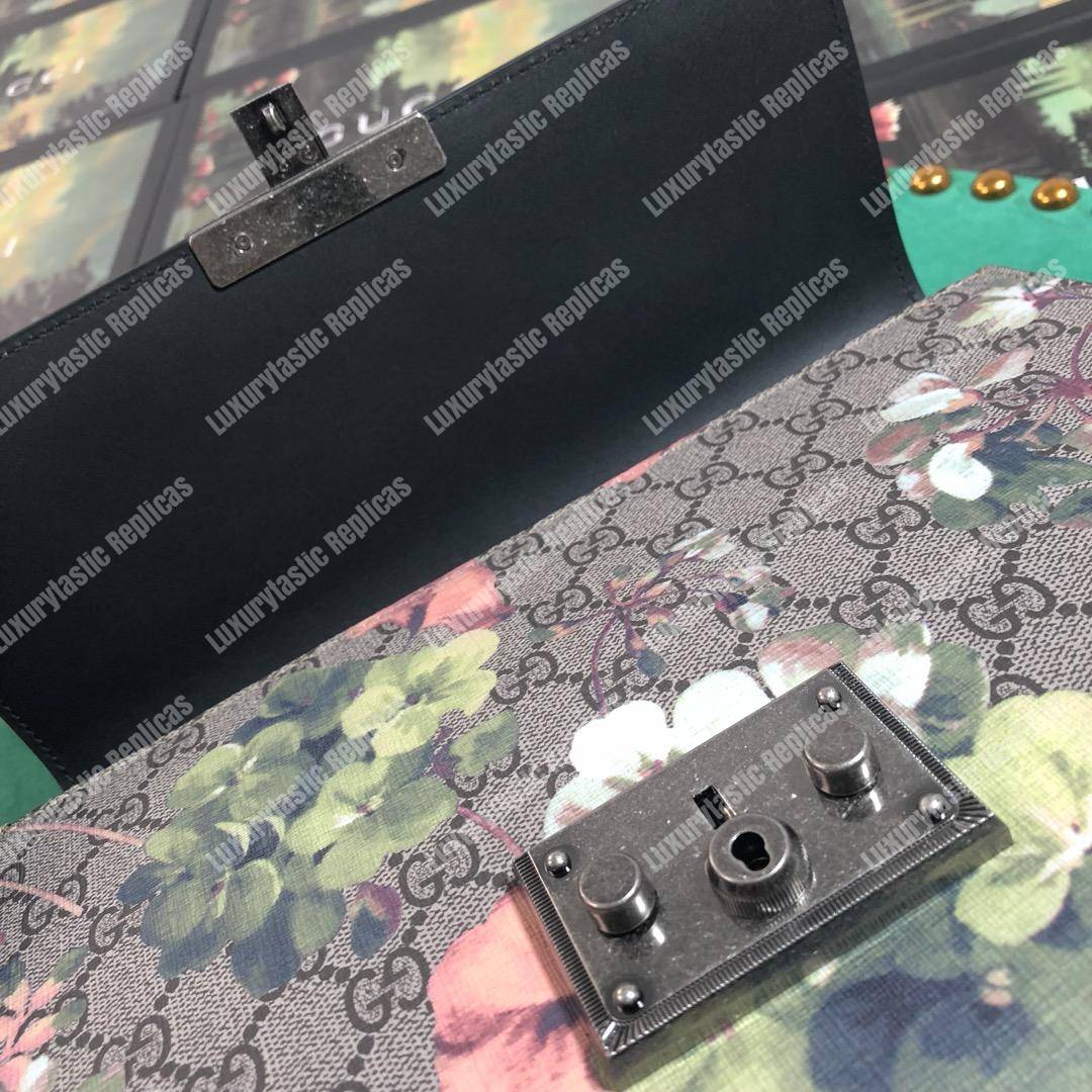 G*u*i padlock medium gg sup*e shoulder bag white blooms