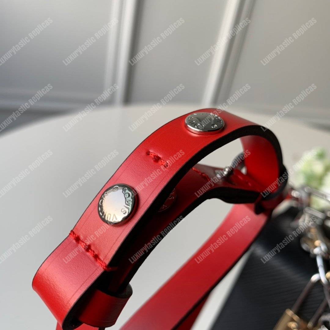 LV Twist MM Epi Love Lock Charms Black