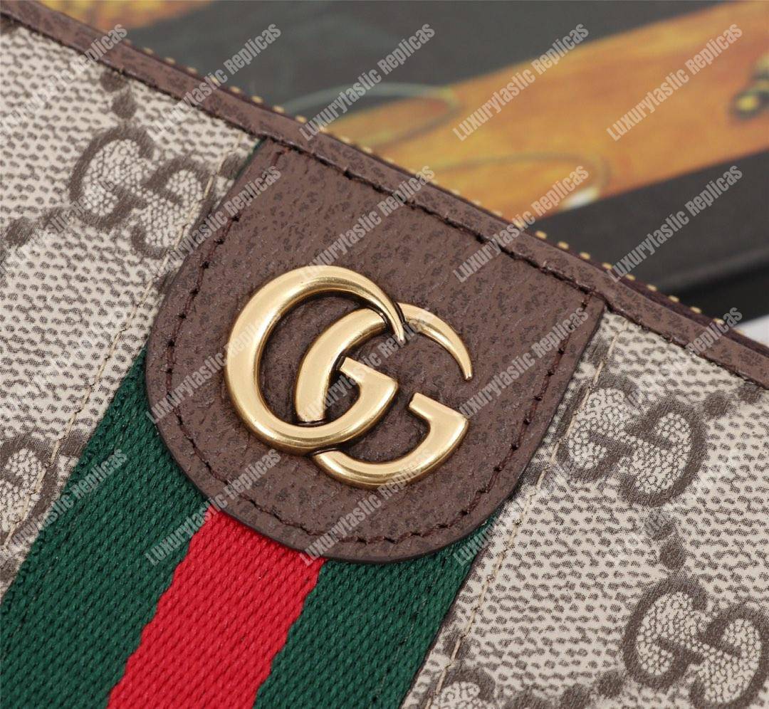 G*u*i gg zip around wallet with three little pigs