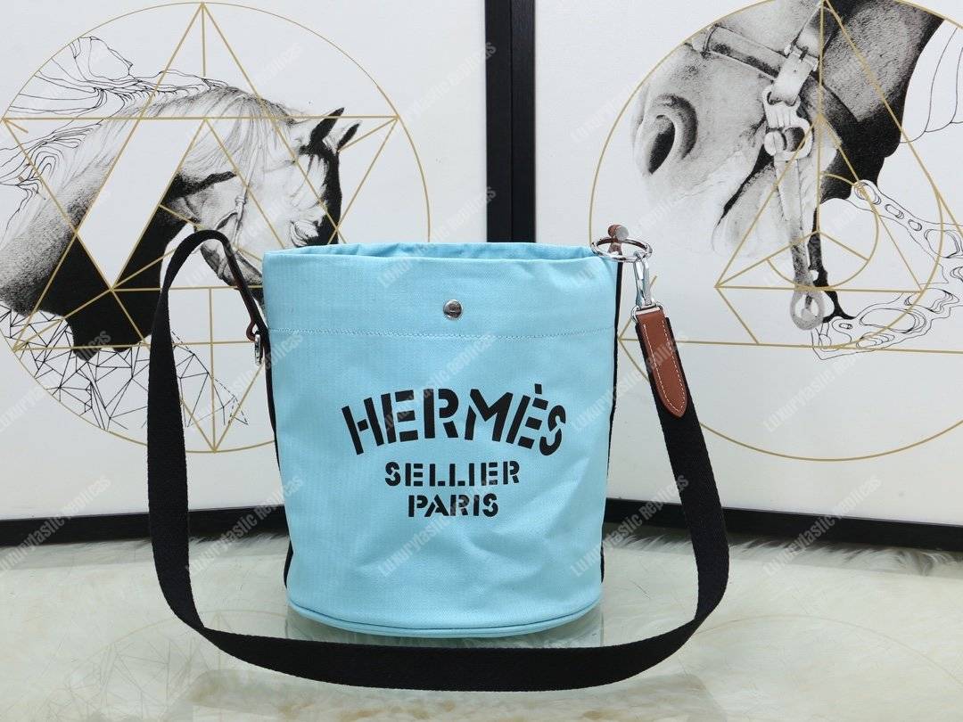 H**mes grooming bag light blue palladium-plated hardware