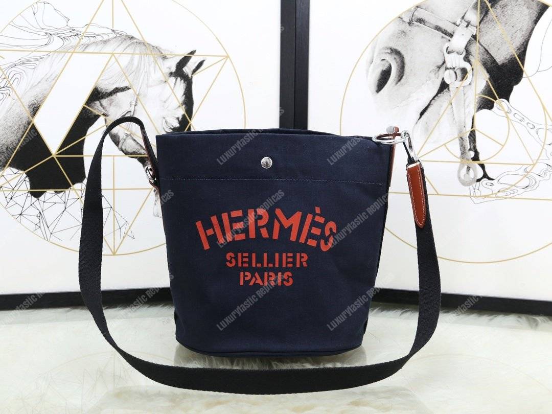 H**mes grooming bag black palladium-plated hardware