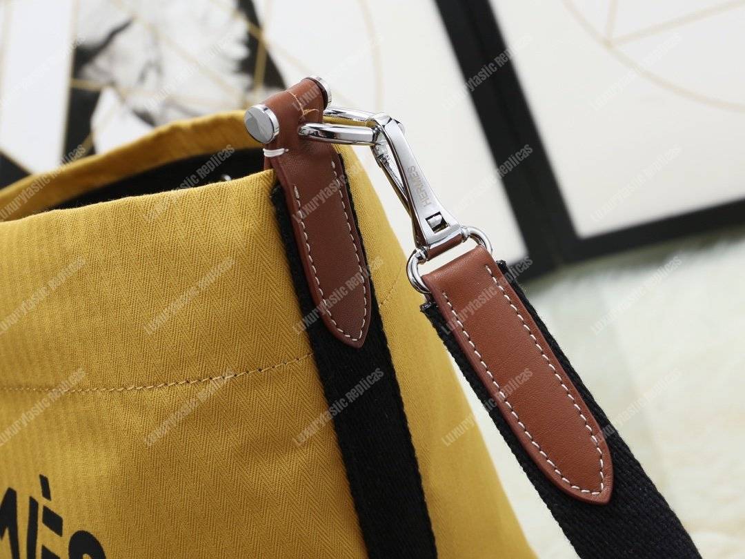 H**mes grooming bag light yellow palladium-plated hardware