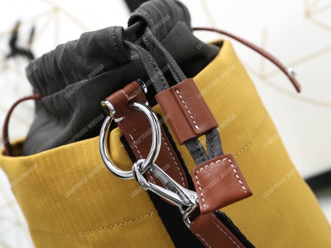 H**mes grooming bag light yellow palladium-plated hardware