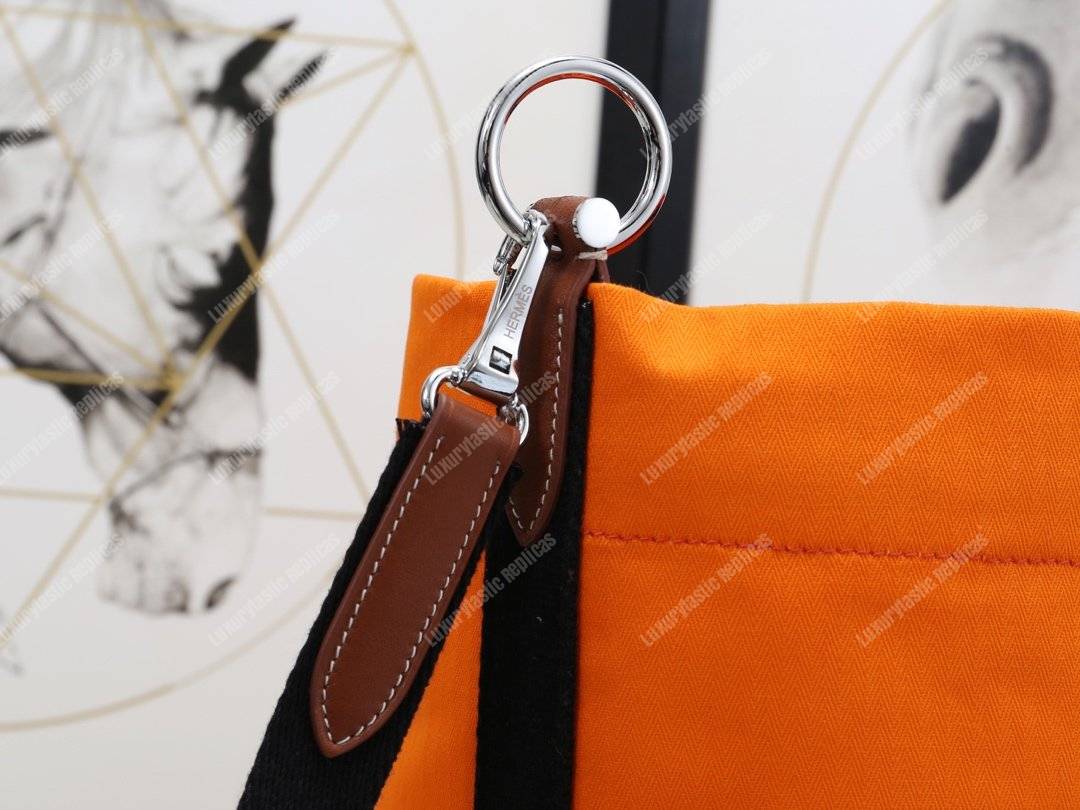 H**mes grooming bag orange palladium-plated hardware