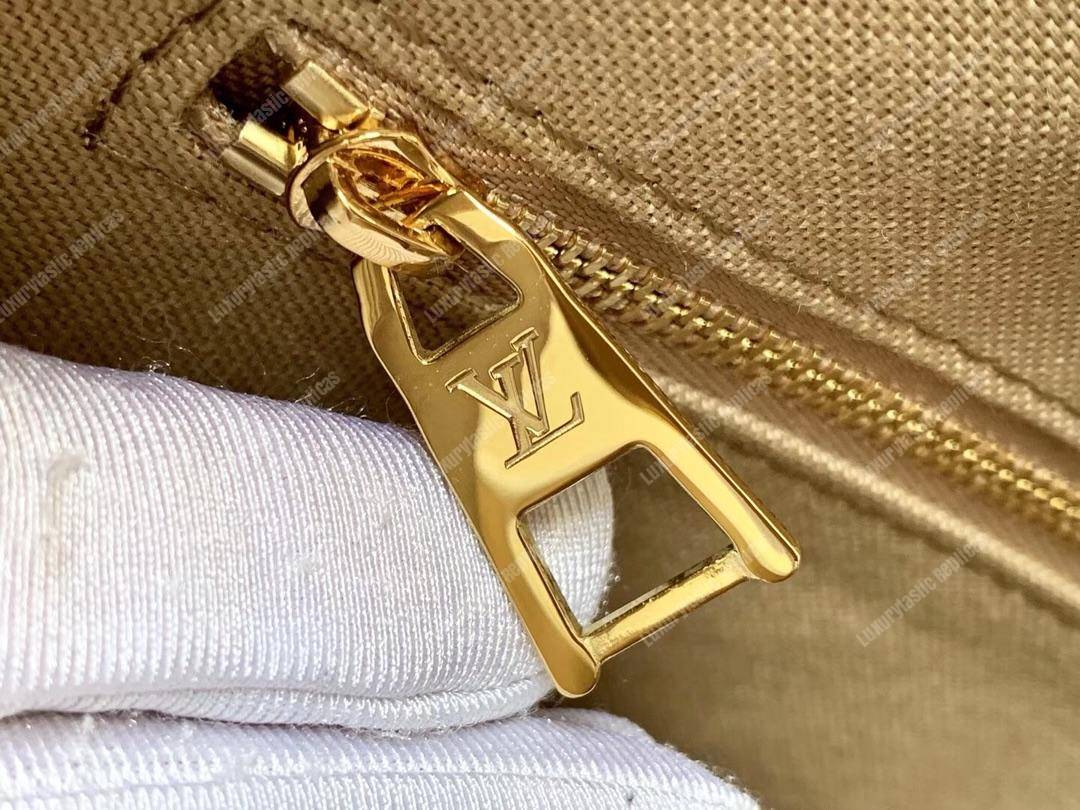 LV Onthego Monogram Toron Handle Crème Tote Bag GM