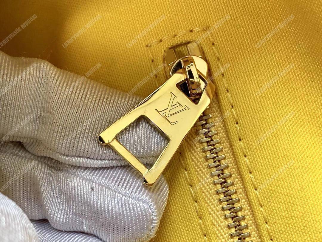 LV Onthego Monogram Toron Handle Vert Tote Bag GM