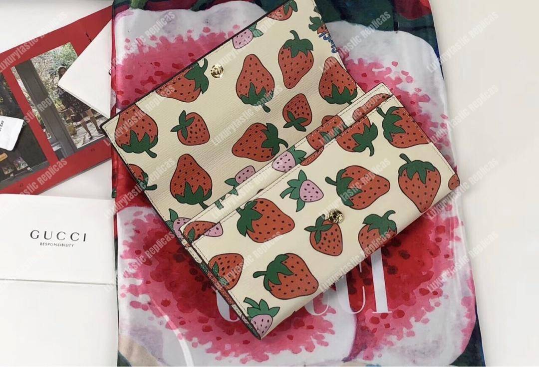 G*u*i zumi strawberry print continental wallet