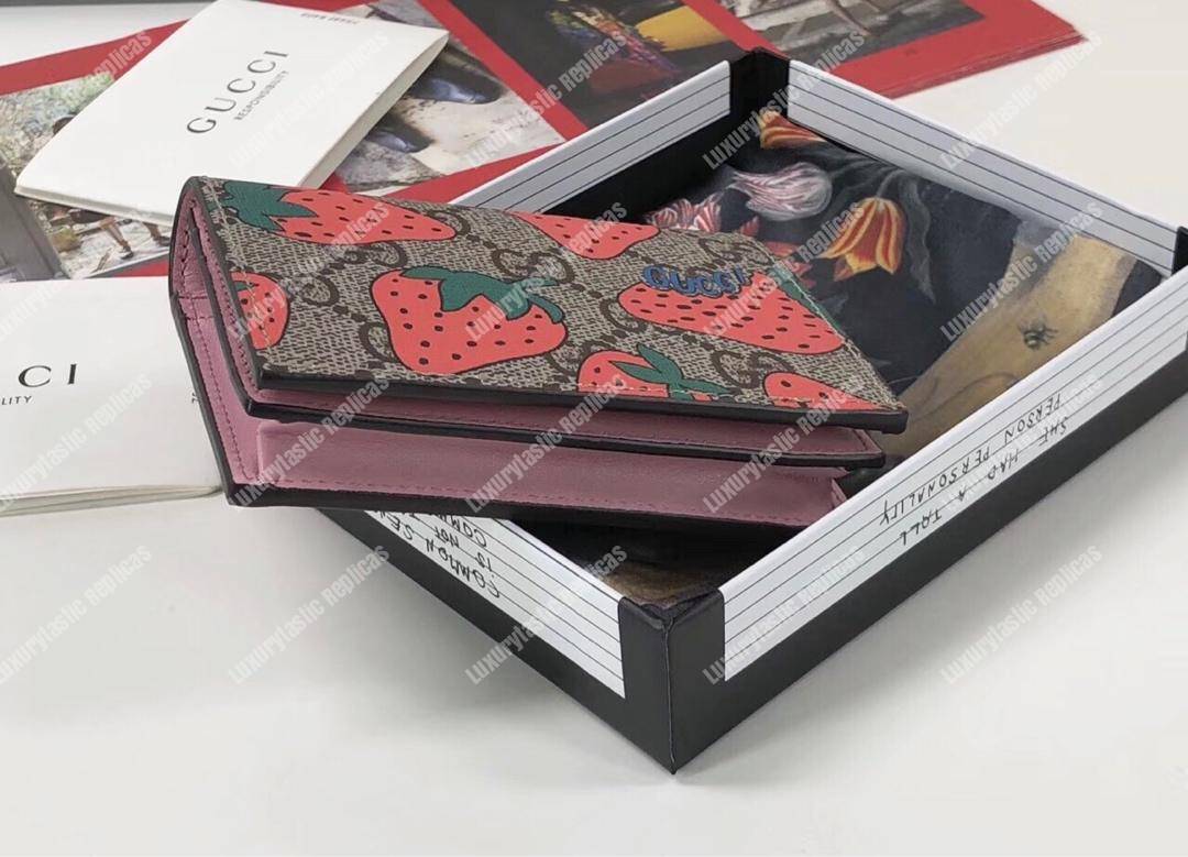 G*u*i gg strawberry print card case wallet