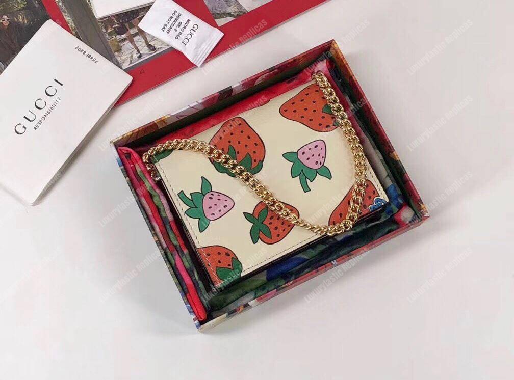 G*u*i zumi strawberry print card case wallet